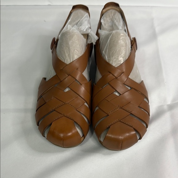 Earth Brown Leather Closed-Toe Sandals - Picture 5 of 6